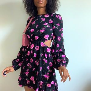 🌸Floral cutout dress 🌸